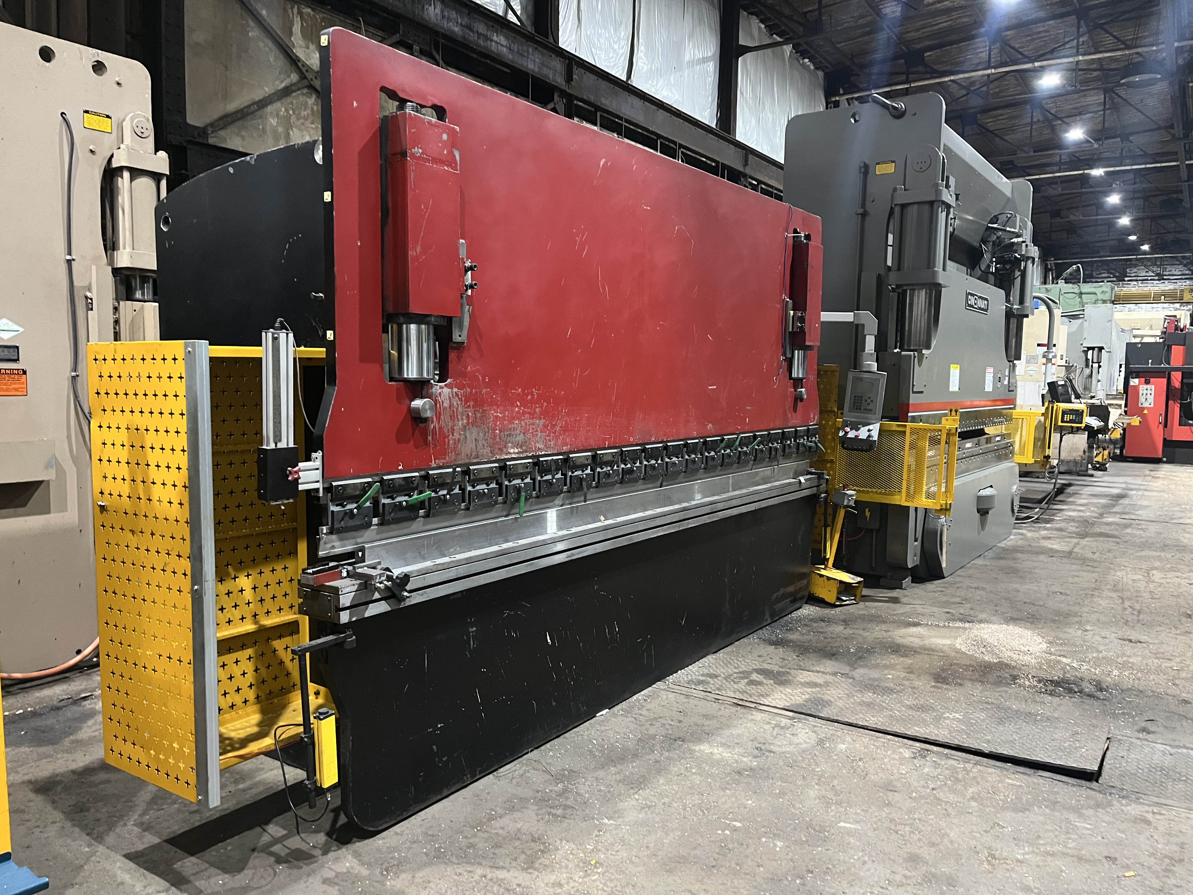 176 Ton Yangli   X 13.5’  WC67Y 100-160 CNC Hydraulic Press Brake  